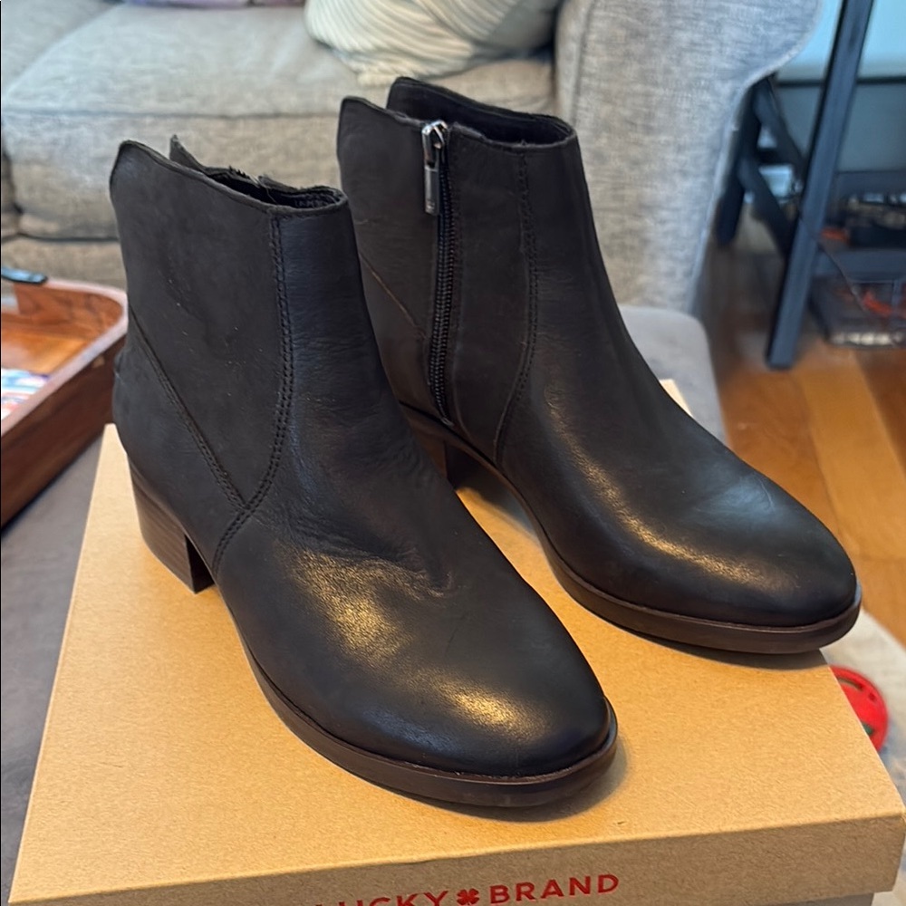 Women’s Lucky Brand Boots BRAND NEW